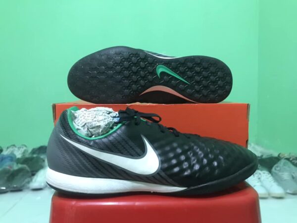 Giày Đá Bóng 2hand Hiệu Nike