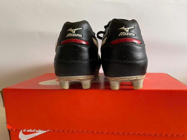 Giày Đá Banh 2hand Hiệu Mizuno