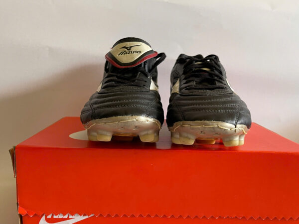 Giày Đá Banh 2hand Hiệu Mizuno