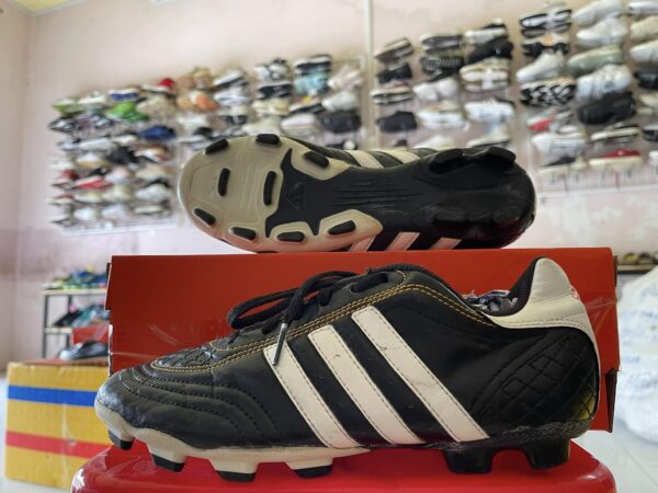 Giày Đá Bóng 2hand Hiệu Adidas