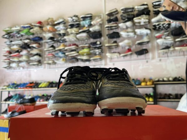 Giày Đá Bóng 2hand Hiệu Adidas