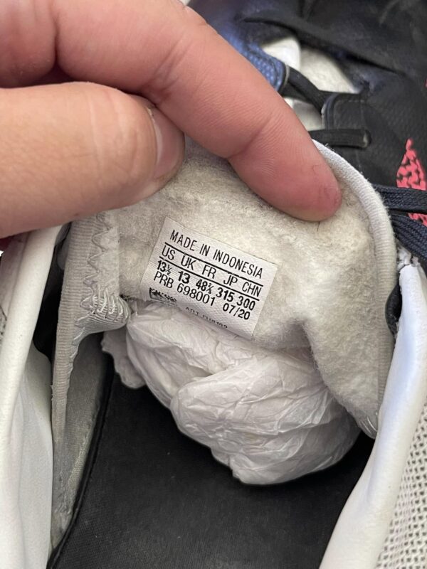 Giày bóng đá Adidas Chính Hãng