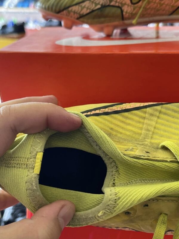 Giày Bóng Đá 2hand Hiệu Nike
