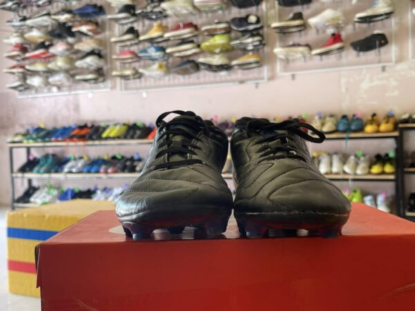 Giày Bóng Đá 2hand Hiệu Adidas