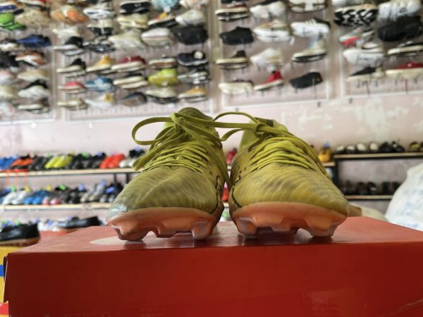 Giày Bóng Đá 2hand Hiệu Nike
