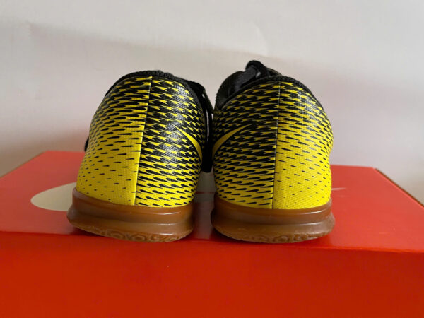 Giày Đá Banh 2hand Hiệu Nike