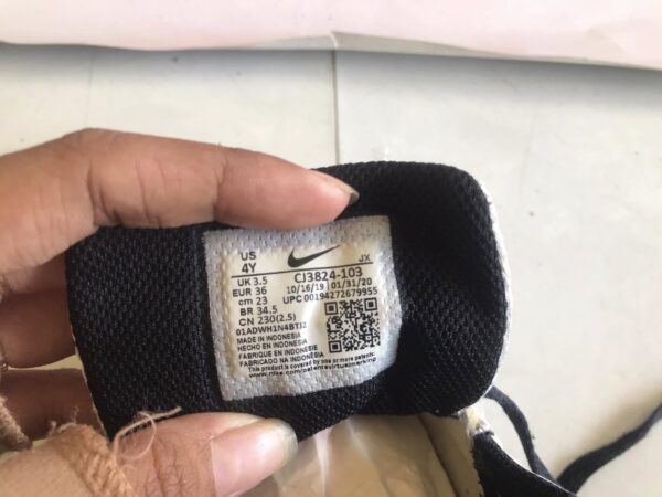 Giày Thể Thao 2hand Hiệu Nike