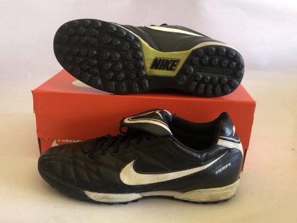 Giày Đá Bóng 2hand Hiệu Nike
