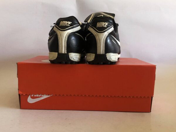Giày Đá Bóng 2hand Hiệu Nike