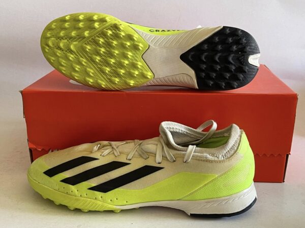 Giày Đá Banh 2hand Hiệu Adidas